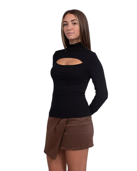 Maglia collo alto apertura ovale