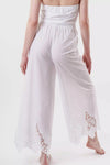 Pantalone in cotone bianco ricamato