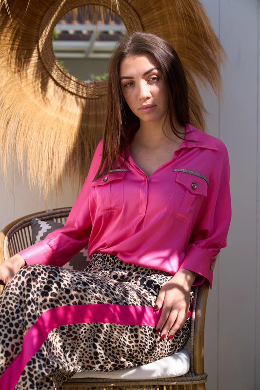 Camicia fucsia in raso con strass noir